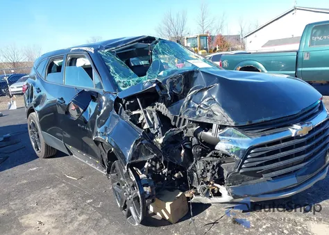 2022 Chevrolet Blazer Awd 3Lt from USA, damaged, VIN 3GNKBJRS9NS137474